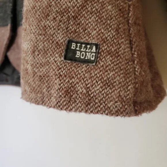 Billabong Shadow Cream & Red Striped Jacket Tulip Hem - Picture 6 of 13